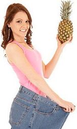 Lardata girl with pineapple
